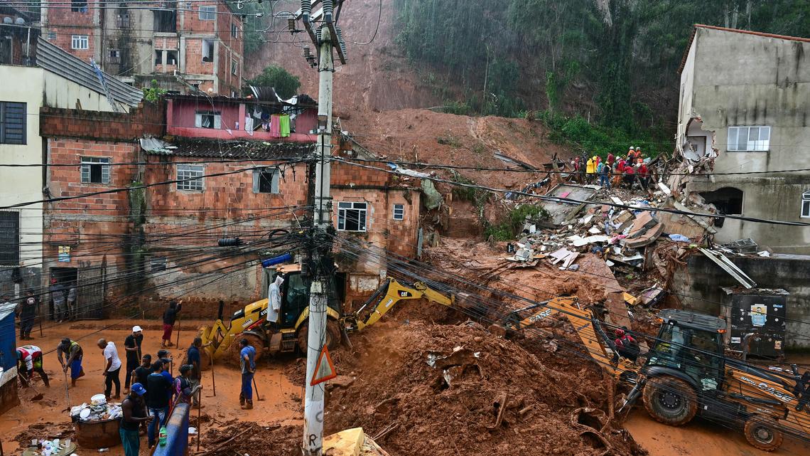 At least 22 dead in Brazil floods 