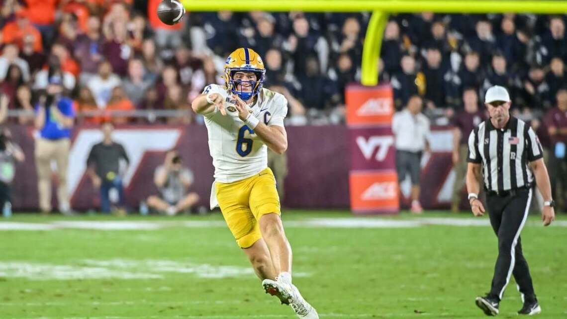 Reports: Pitt QB Mason Heintschel (knee) done for season 