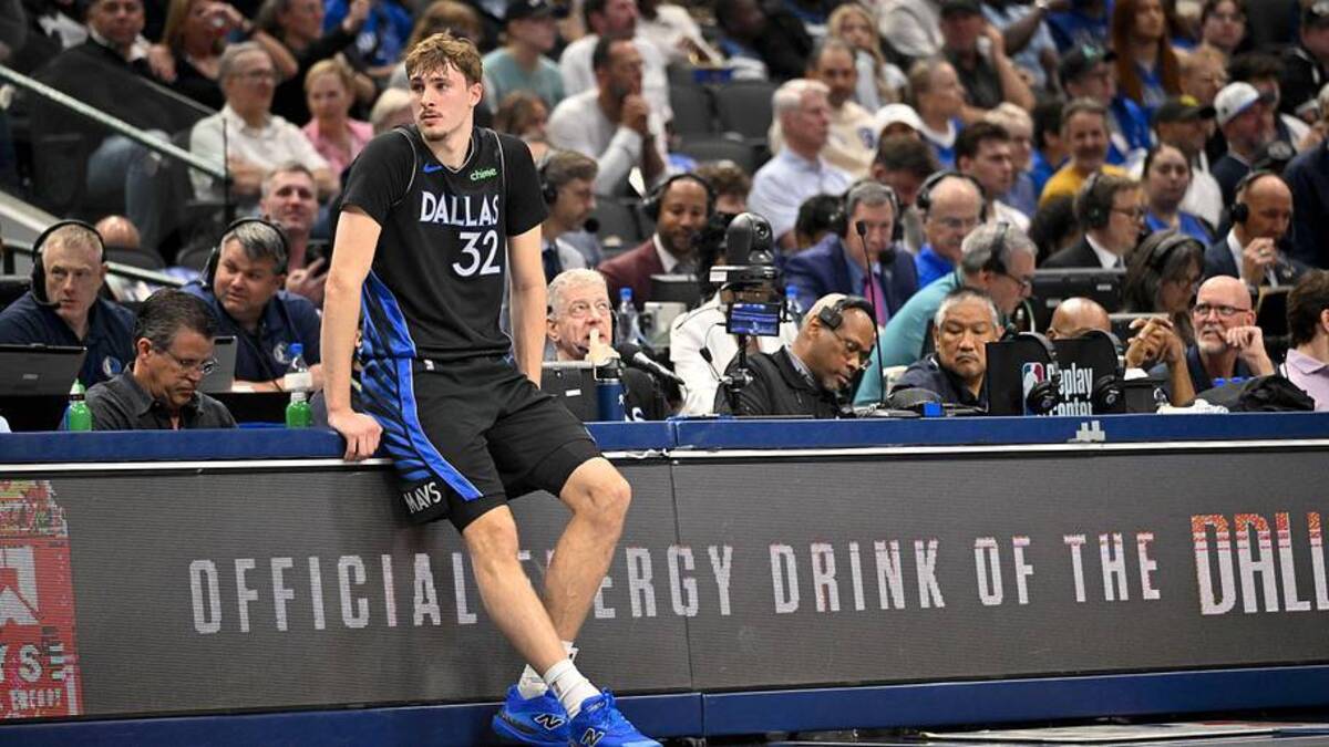  Mar 30, 2026; Dallas, Texas, USA; Dallas Mavericks forward Cooper Flagg (32) looks on during the second quarter against the Minnesota Timberwolves at the American Airlines Center. | Jerome Miron-Imagn Images 