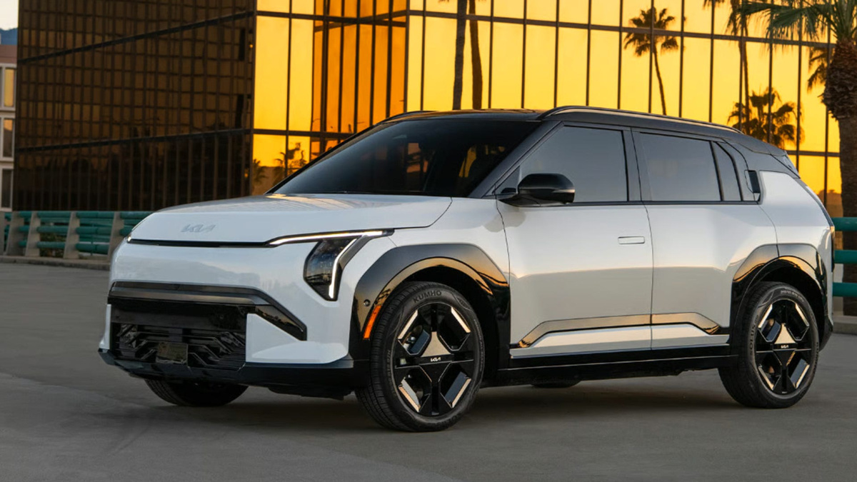 Here's which 2027 Kia EV3 trim I would buy as an expert car reviewer ...