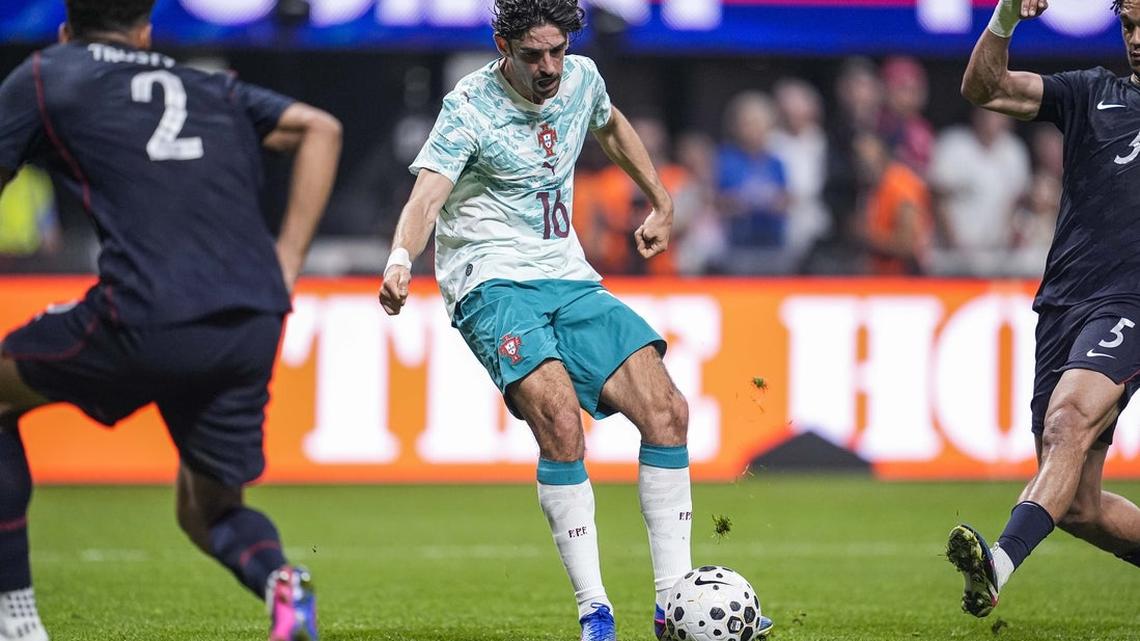 Behind 2 Bruno Fernandes assists, Portugal downs USMNT 2-0 