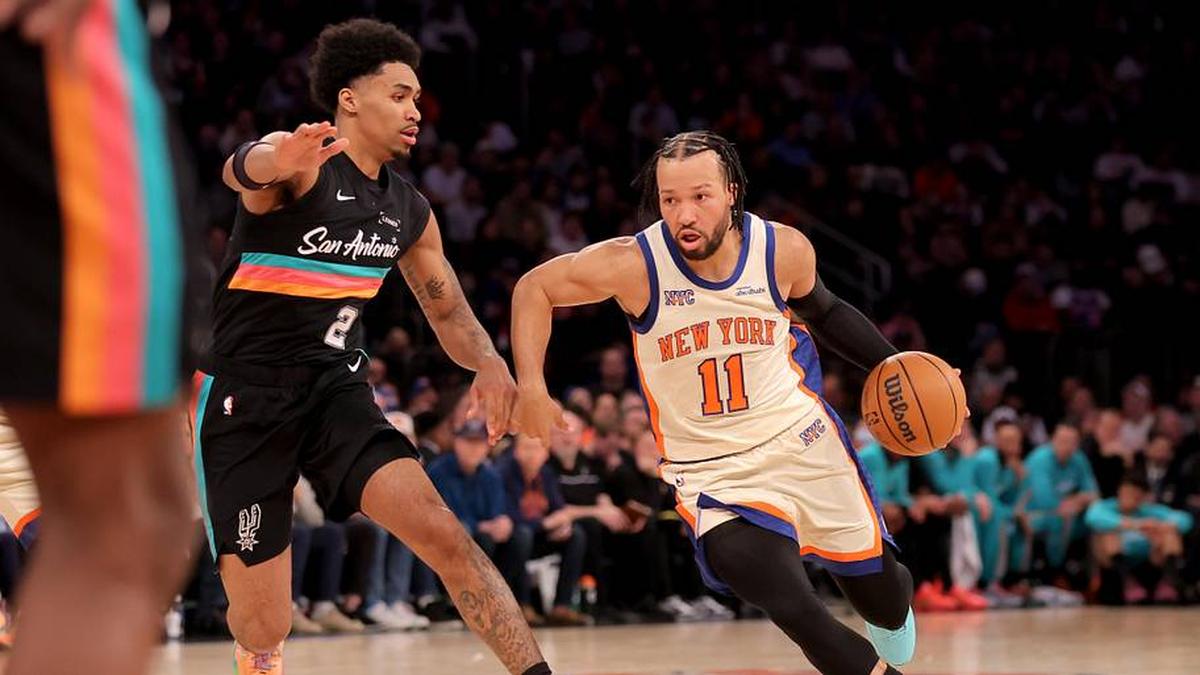  Jalen Brunson leads the Knicks against the Spurs, as New York seeks to extend an impressive 11-game playoff winning streak. | Brad Penner-Imagn Images 