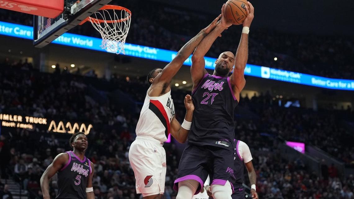 Anthony Edwards nets 34 as Wolves hold on vs. Blazers 