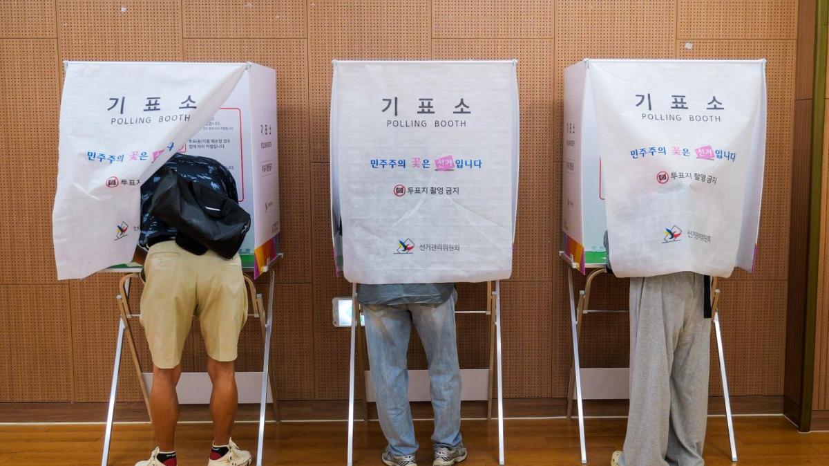 South Korean voters overwhelmingly cast their ballots for the ruling Democratic Party in nationwide local elections Wednesday, exit polls said. Photo by Thomas Maresca/UPI
