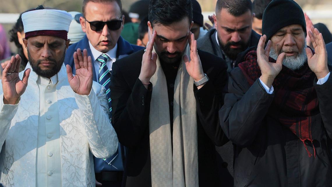 Robin Abcarian: Republicans fearing a midterm rout revive Islamophobia as political strategy 