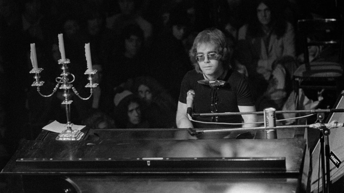 1970 Show Introduced by Neil Diamond, Ranked Among the '50 Greatest Concerts,' Got a Review That Opened With 1 Word 