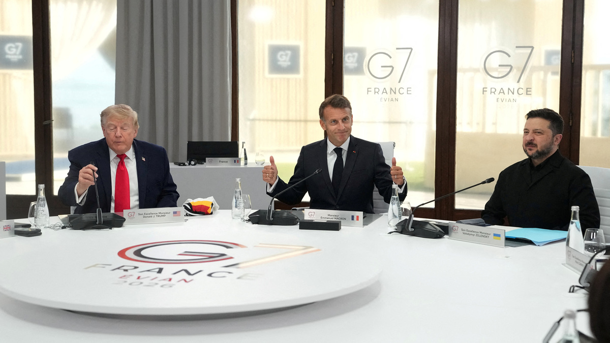 U.S. President Donald Trump, French President Emmanuel Macron and Ukrainian President Volodymyr Zelenskiy during a working session at the G7 summit in Evian-les-Bains, France, June 16, 2026.     Thibault Camus/Pool via REUTERS