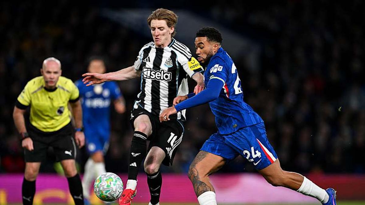  Gordon scored at Chelsea in Newcastle's most recent Premier League win. | Darren Walsh/Chelsea FC/Getty Images 