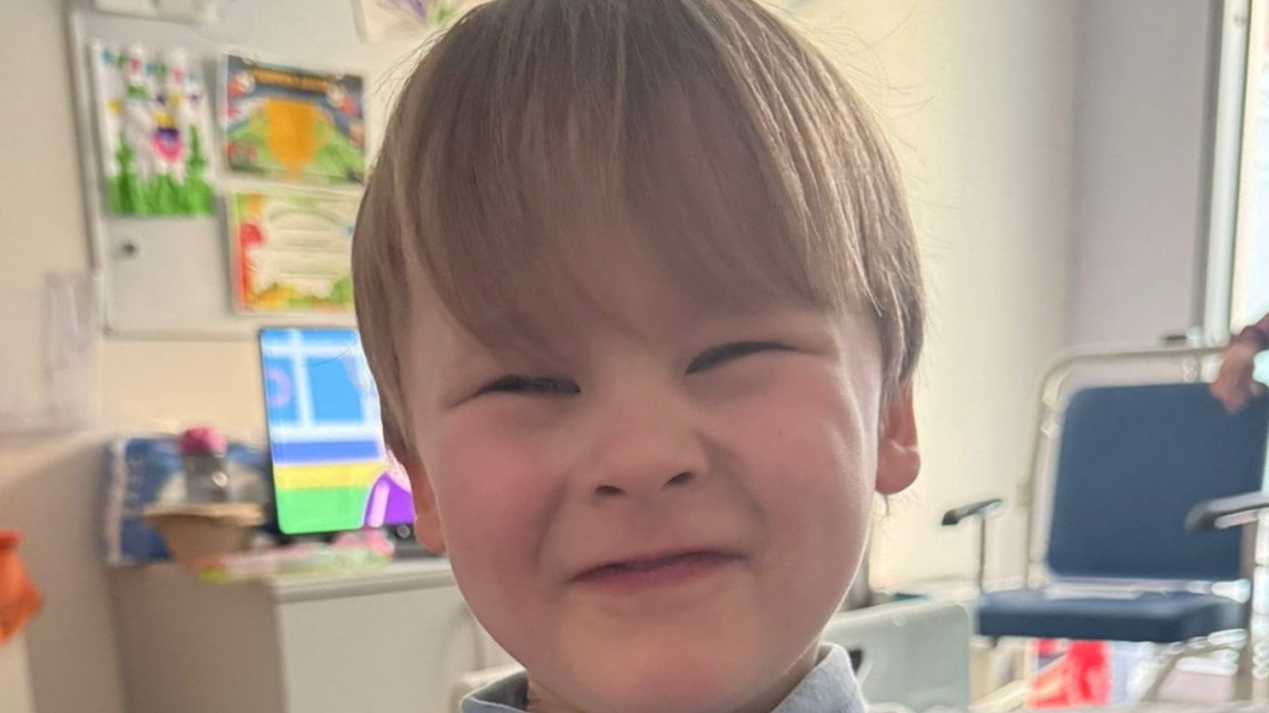 Little Alfie Phillips was diagnosed with leukemia. (Stacey Dunne via SWNS). 