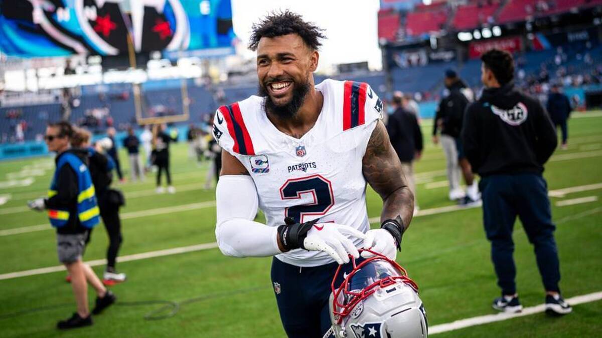  New England Patriots linebacker Harold Landry III exits the field after defeating the Tennessee Titans at Nissan Stadium in Nashville, Tenn., Sunday, Oct. 19, 2025. | Andrew Nelles / The Tennessean / USA TODAY NETWORK via Imagn Images 