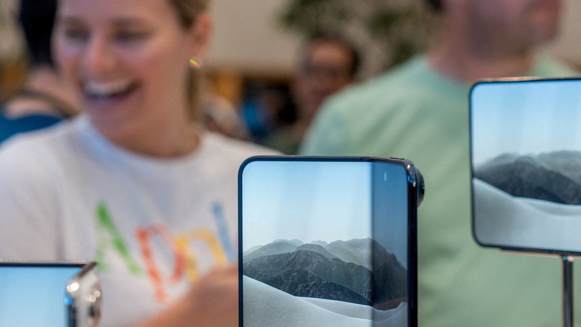 Apple says it will replace iPhone Duo units showing screen problems 