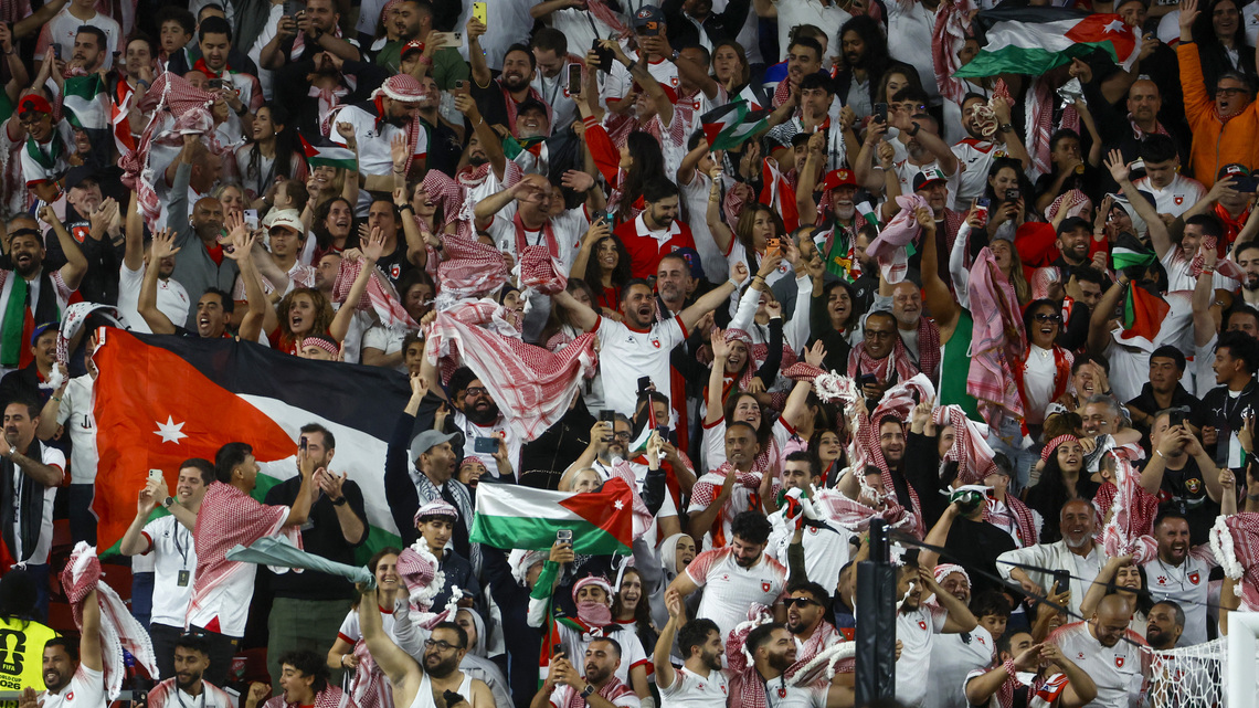 Bay Area fans impress in World Cup's first late weeknight kickoff