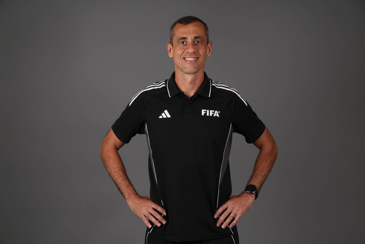  Referee Juan Gabriel Benitez poses for portrait prior to the Seminar For Prospective FWC 2026 Referees from CONMEBOL and CONCACAFon January 13, 2026 in Rio de Janeiro, Brazil. (Photo by Wagner Meier - FIFA/FIFA via Getty Images) Photo by Wagner Meier - FIFA/FIFA via Getty Images
