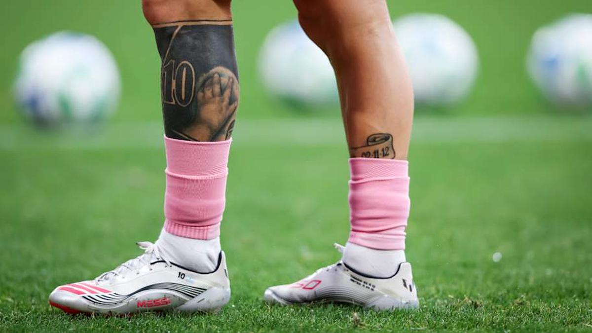  Messi's leg tattoos are iconic. | Ira L. Black/Lionel Mess 