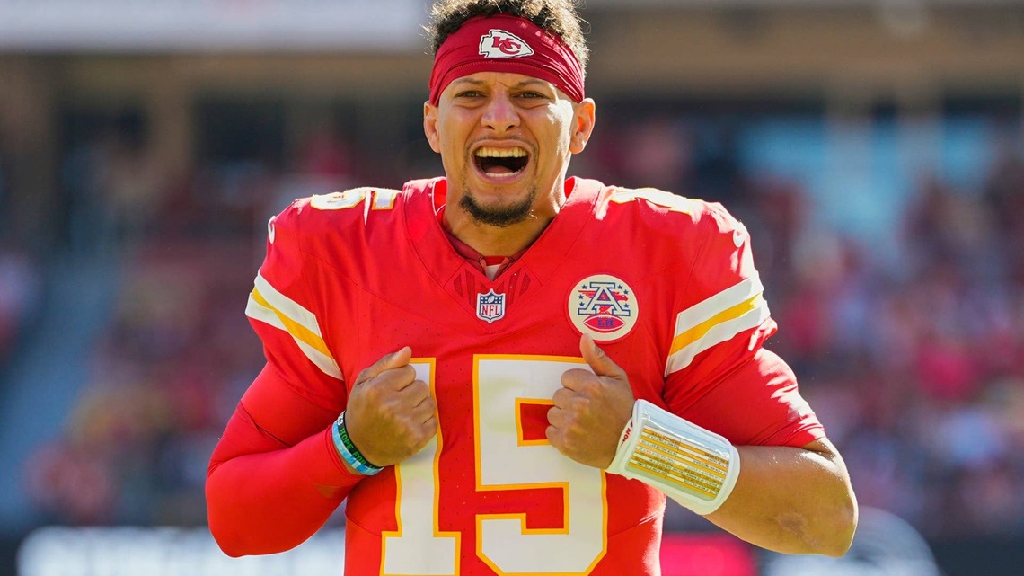 Chiefs QB Patrick Mahomes Sends Tyreek Hill Message After Tyquan Thornton's Injury 