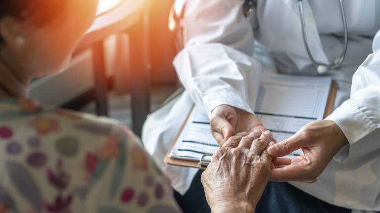 How to Spot the Early Symptoms of Parkinson’s Disease