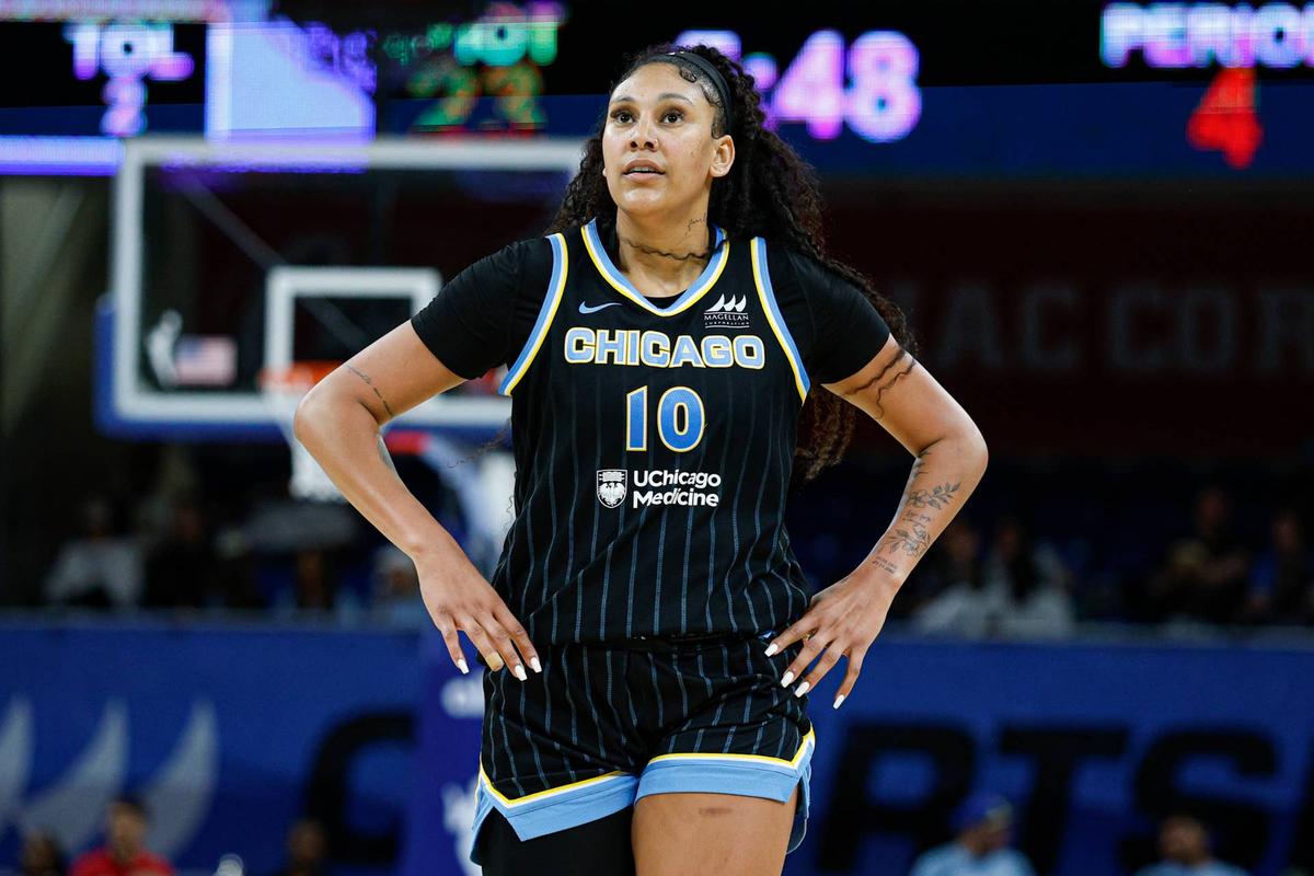  Chicago Sky center Kamilla Cardoso (10) © Kamil Krzaczynski-Imagn Images