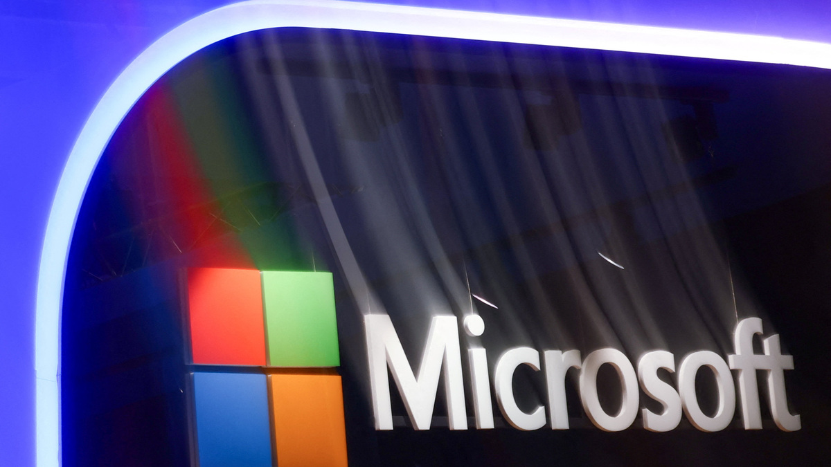 Trump administration freezes green cards for Microsoft, IT firms ...