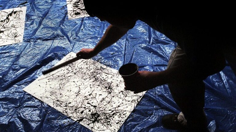 Kid's paintings surprisingly similar to Jackson Pollock's art