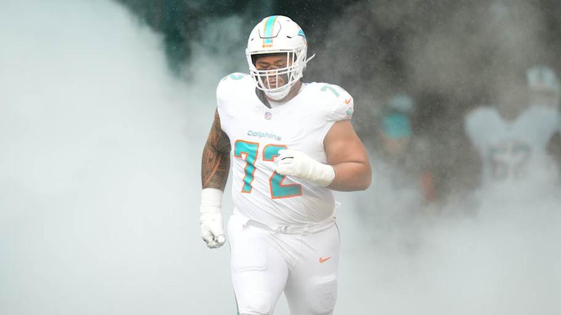 Breaking Down New O-Line Coach's Enlightening Comment About Jonah Savaiinaea