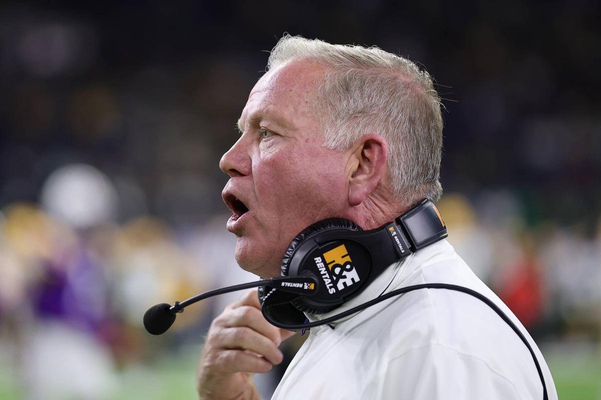  HOUSTON, TEXAS - DECEMBER 31: Head coach Brian Kelly of the LSU Tigers reacts against the Baylor Bears during the second half in the Kinder's Texas Bowl at NRG Stadium on December 31, 2024 in Houston, Texas. (Photo by Alex Slitz/Getty Images) 