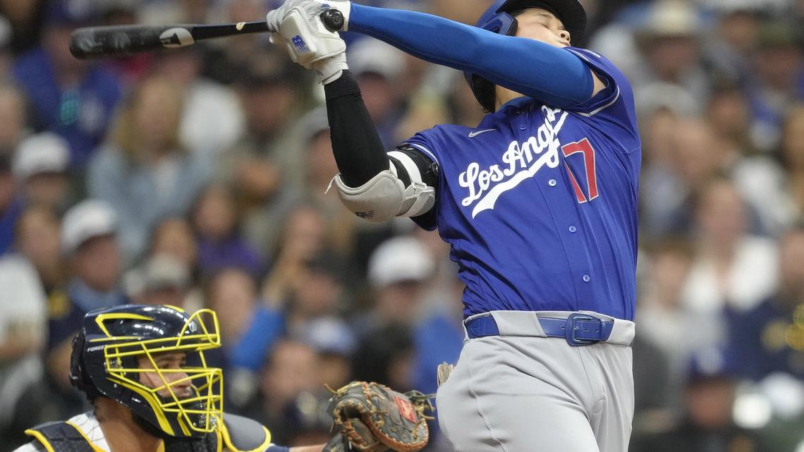 Teoscar Hernández drives in six runs, helps Dodgers rout Brewers 
