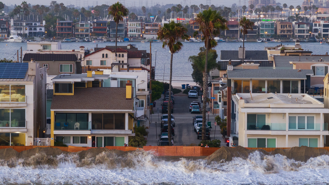 El Niño continues to strengthen. What does that mean for flood risk this winter? 