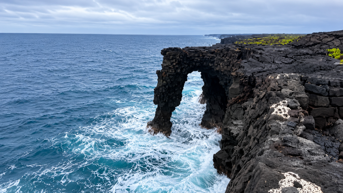 Famed 90-Foot Hōlei Sea Arch Implodes Into the Pacific After 500 Years (Video) 