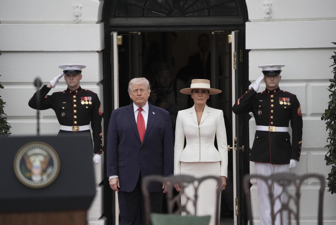 President Donald Trump and first lady Melania Trump arrive to great King Charles III and Queen Camilla during an arrival ceremony on the South Lawn of the White House in Washington, on Tuesday, April 28, 2026. (Salwan Georges/The New York Times)