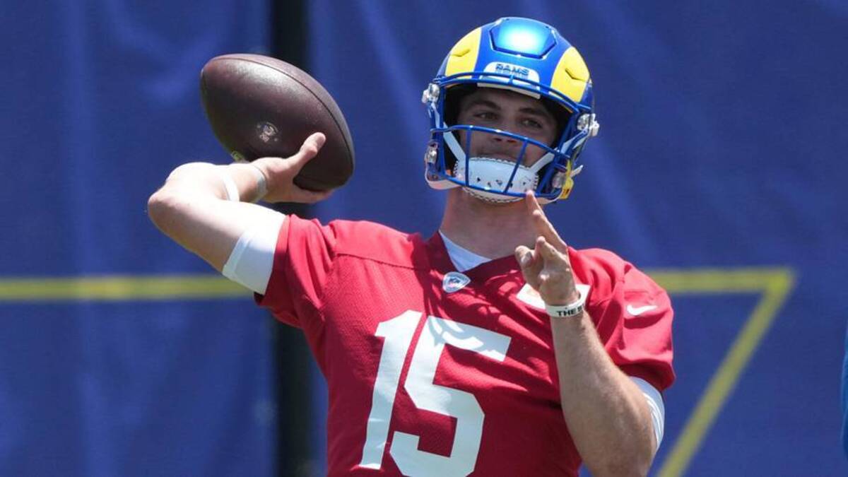  Los Angeles Rams quarterback Ty Simpson (15) throws the ball during organized team activities at Rams Practice Facility. Mandatory Credit: Kirby Lee-Imagn Images | Kirby Lee-Imagn Images 