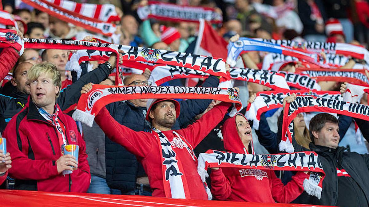  The Austrian fans are fully behind Rangnick's squad. | GEORG HOCHMUTH/APA/AFP/Getty Images 