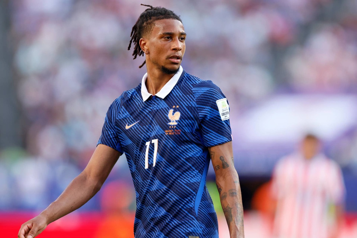  Michael Olise of France looks on during the FIFA World Cup 2026 Round Of 16 match between Paraguay and France.