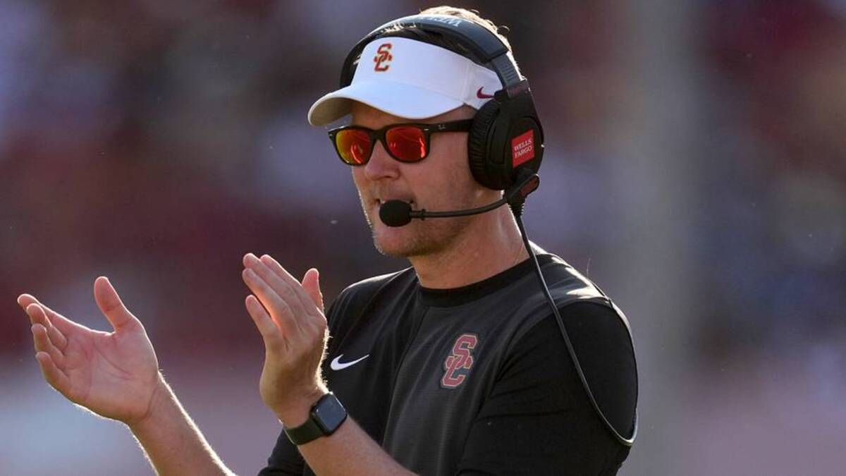  Southern California Trojans head coach Lincoln Riley watches from the sidelines against the Missouri State Bears in the first half at United Airlines Field at Los Angeles Memorial Coliseum. | Kirby Lee-Imagn Images 