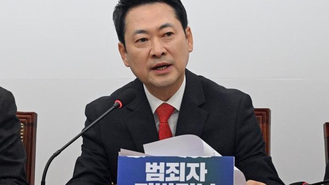 Opposition leader Jang warns of post-election tax hikes 