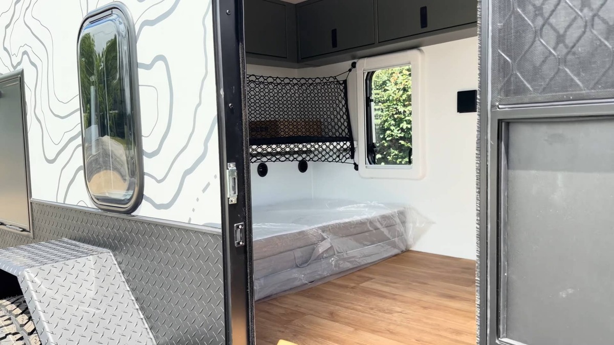  Bunk bedKingdom Camping RV 