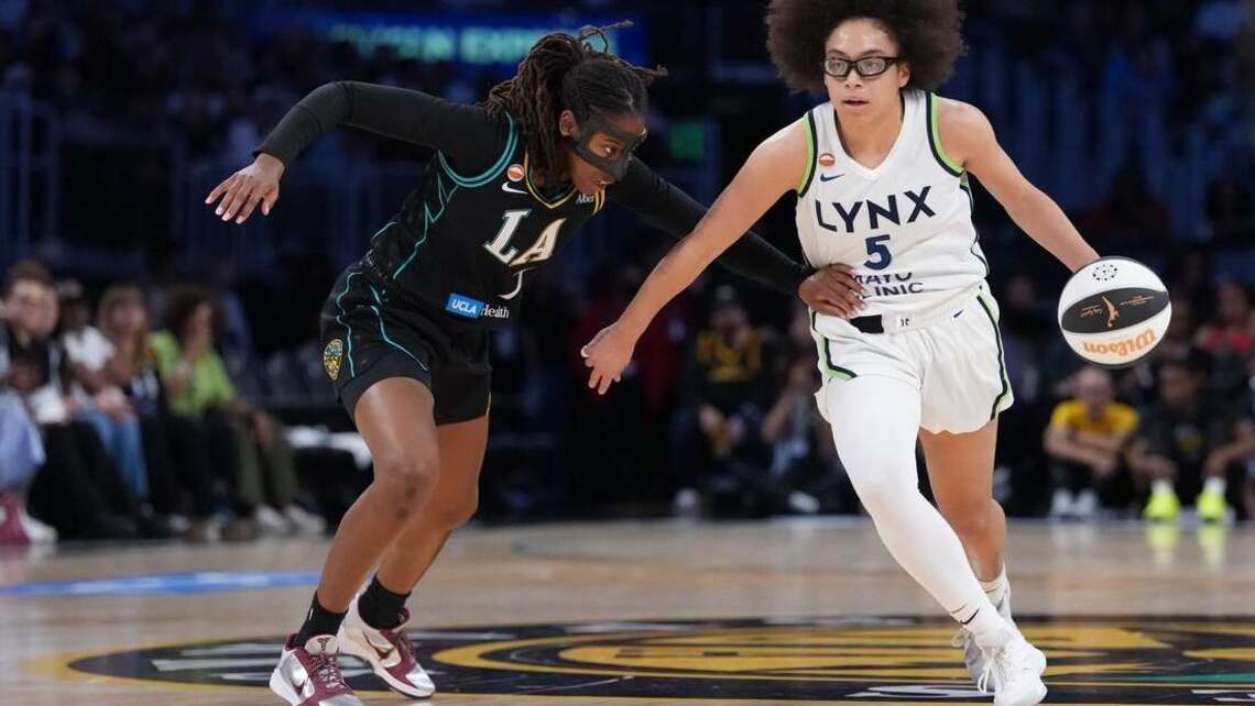 Olivia Miles' record-setting night boosts Lynx over Sparks 