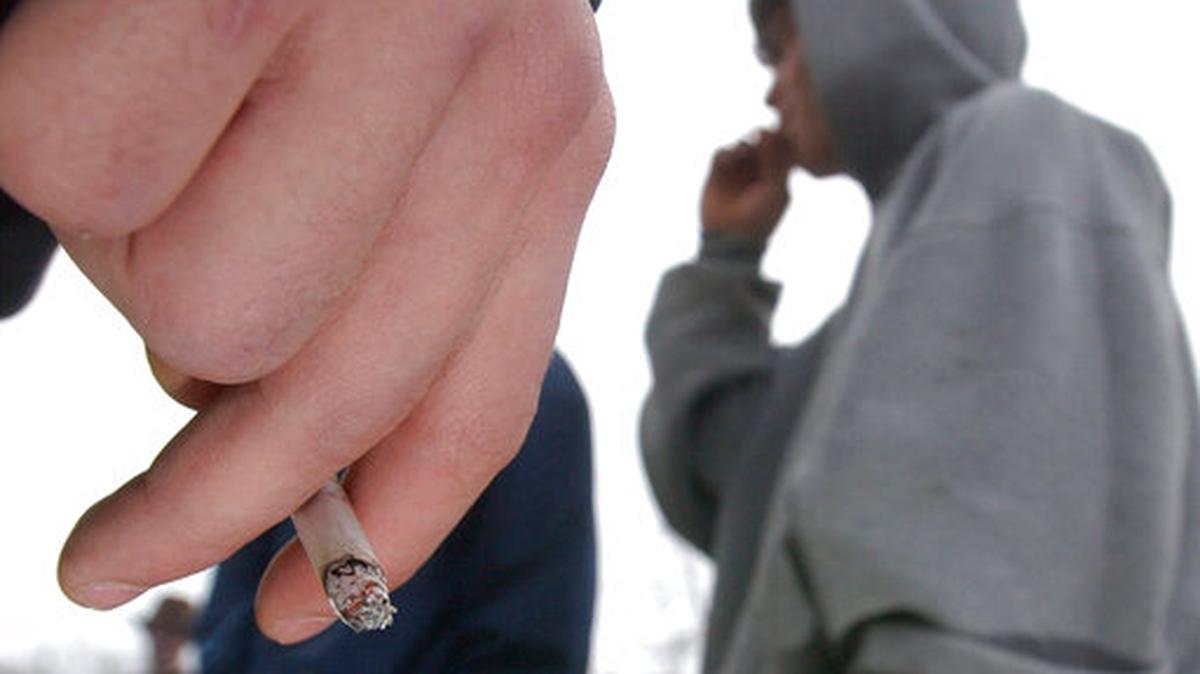 A proposal to raise Washington state’s smoking and vaping age to 21 has passed the Legislature on March 27.