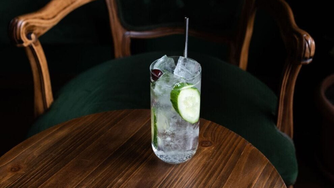 Bartenders say you're probably making your gin and tonic wrong. Here's the easy fix 