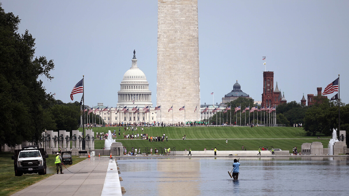 Workers continue to clean and prepare the Lincoln Memorial Reflecting Pool as it is filled with water on June 9, 2026, in Washington, D.C. (Kevin Dietsch/Getty Images/TNS)