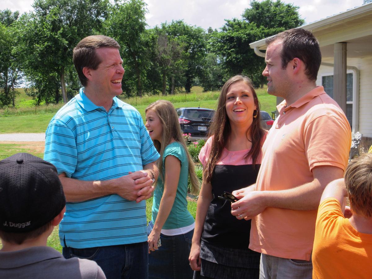 17 KIDS AND COUNTING (aka 18 KIDS AND COUNTING aka 19 KIDS AND COUNTING), from left: Jim Bob Duggar, Anna Keller Duggar, Josh Duggar, 'The Proposal', (Season 8, ep. 812, aired June 3, 2014). photo: © TLC/Discovery Communications  / Courtesy: Everett Collection