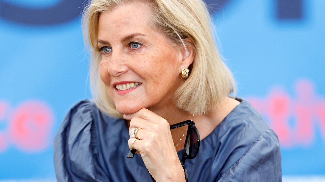 Queen Elizabeth Dismissed This Royal From The Dinner Table 