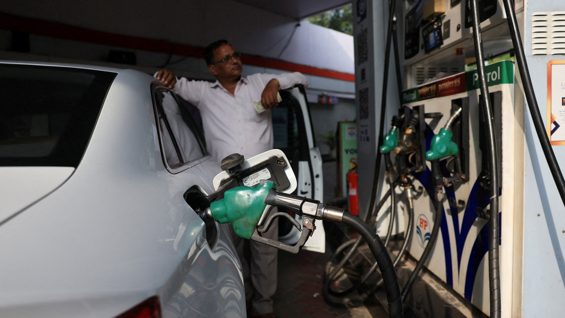 Exclusive-Emails reveal Indian carmakers' fuel contamination worries before public retreat 