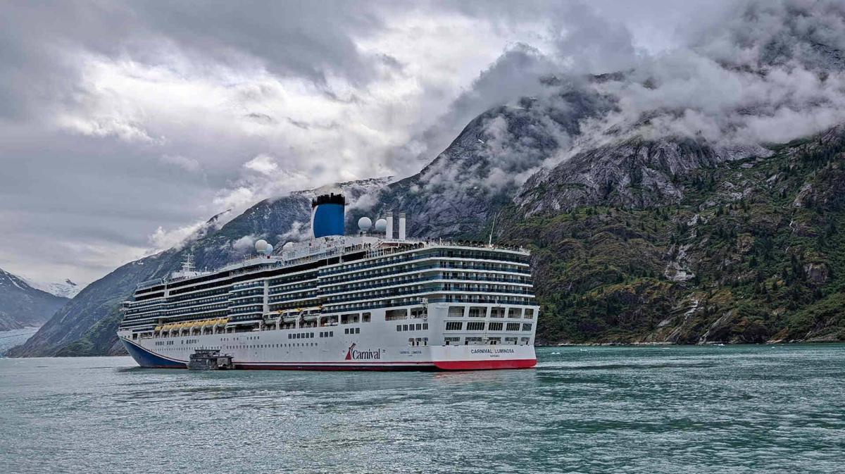  Alaska cruise conditions are often chilly, cloudy, and damp. 