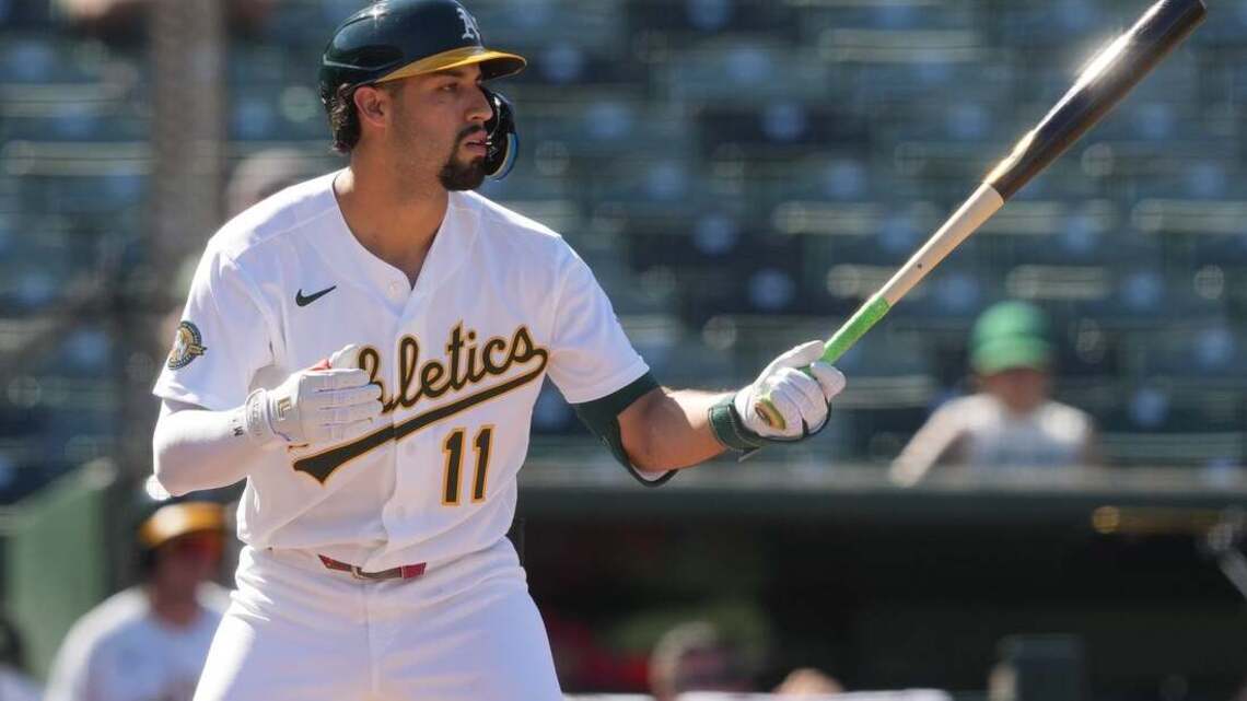 Brewers acquire INF Jonathan Ornelas from Athletics