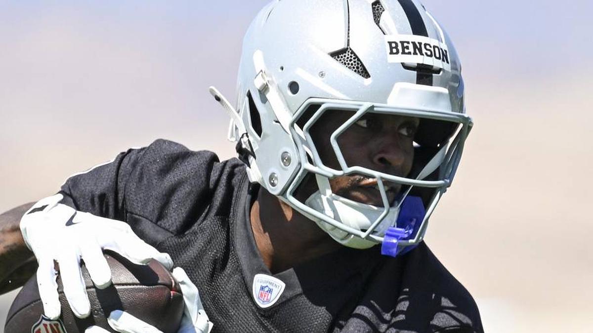  May 2, 2026; Henderson, NV, USA; Las Vegas Raiders wide receiver Malik Benson (19) runs through a drill during a Rookie Minicamp at Intermountain Health Performance Center. Mandatory Credit: Candice Ward-Imagn Images | Candice Ward-Imagn Images 