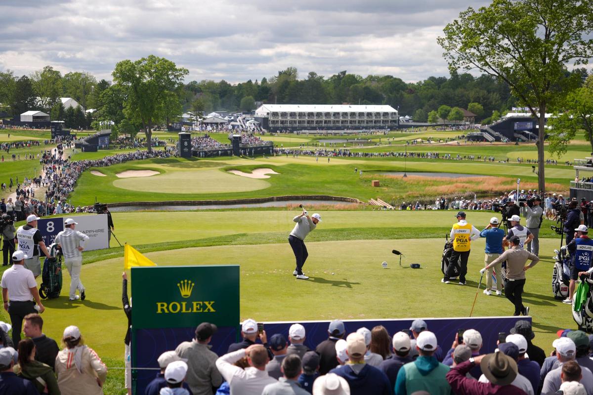  Shane Lowry hits his tee shot on the eighth hole during the first round of the PGA Championship at Aronimink Golf Club on Thursday, May 14, 2026, in Newtown Square, Pennsylvania. (Photo by Darren Carroll/PGA of America)