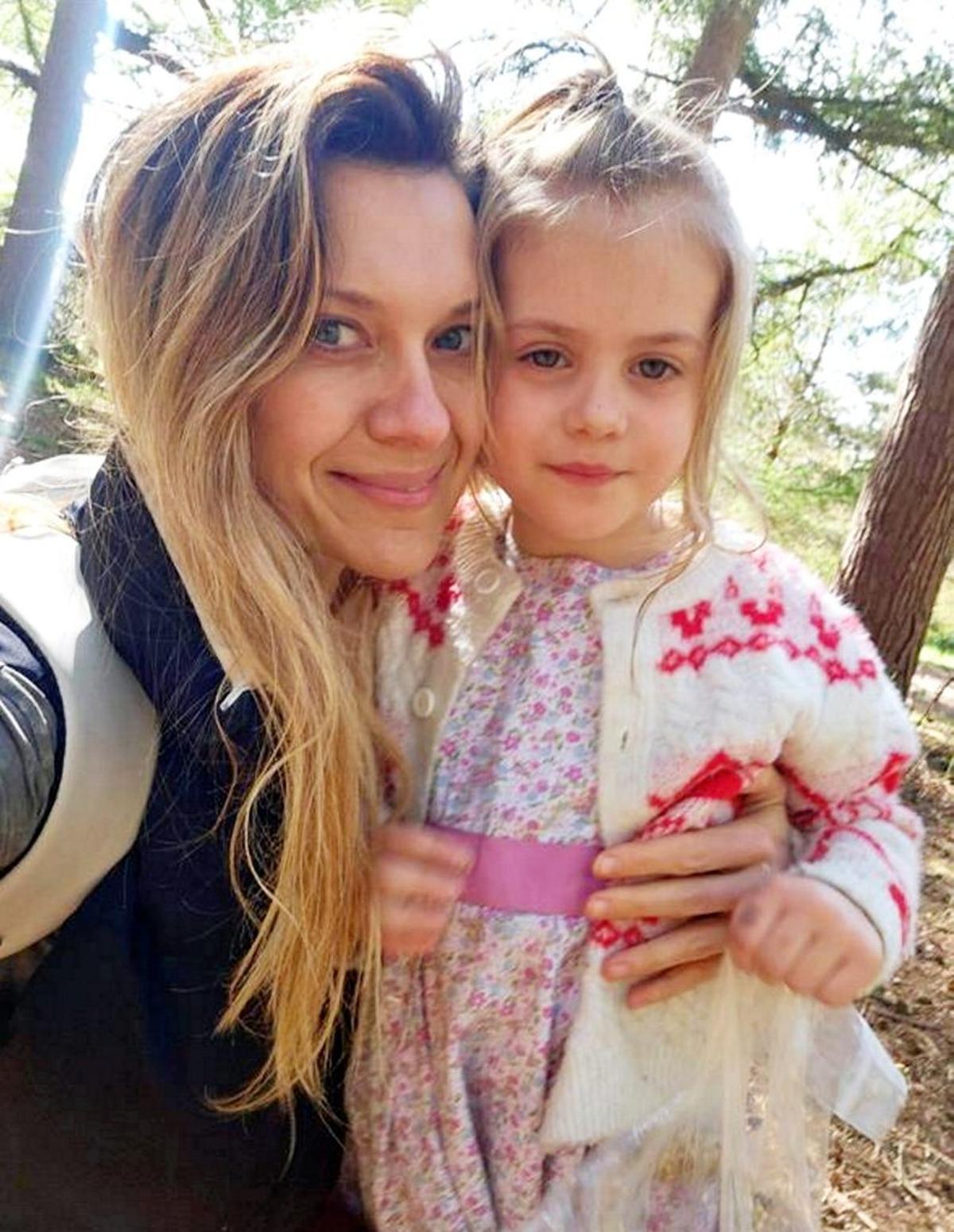  Gemma Hill with daughter Bonnie Howard. (Gemma Hill via SWNS() 