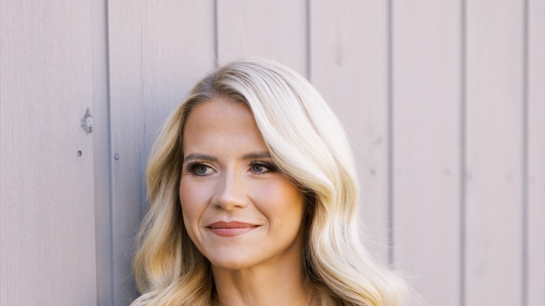 Inside Elizabeth Smart's ‘Powerful' New Chapter Hosting True Crime Podcast 