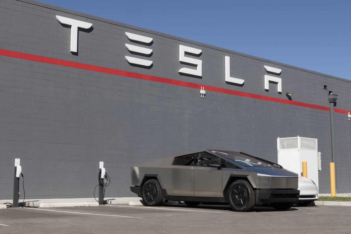  Tesla stock gained a new SpaceX angle in a bullish valuation call. jetcityimage