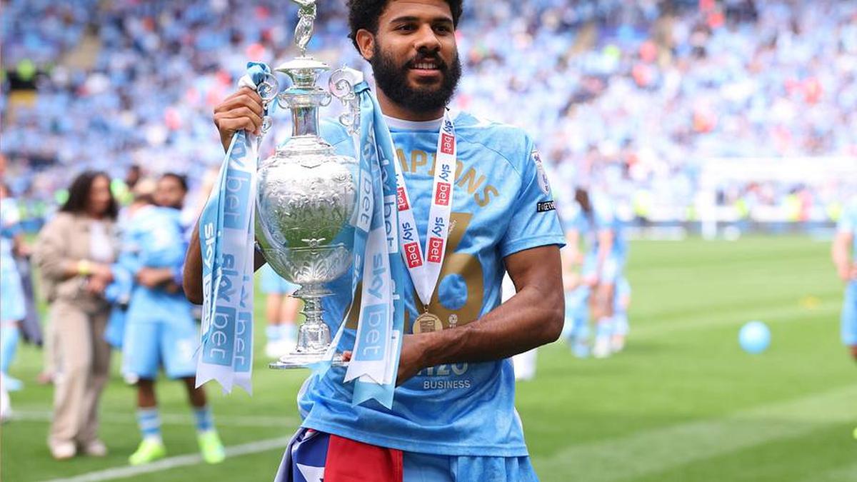  Ellis Simms may favor regular minutes over promotion. | Catherine Ivill/AMA/Getty Images 
